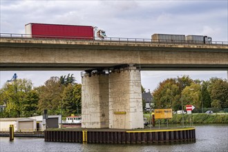 The Berlin Bridge, motorway A59, over the Duisburg port area, 1.8 km long, has a remaining useful