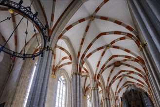 The Divi Blasii Church is a three-nave, cruciform hall church on the Untermarkt square in the town