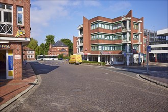 Medical centre with the Fontane pharmacy and a DHL delivery van in Stade, Hanseatic city, district