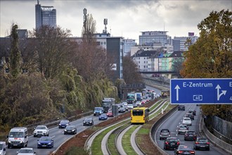 Motorway A40, Ruhrschnellweg, city centre of Essen, exit Essen-Huttrop, Spurbus route, this area