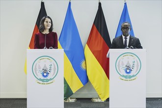 (L-R) Annalena Baerbock (Buendnis 90 Die Gruenen), Bundesaussenministerin, und Vincent Biruta,