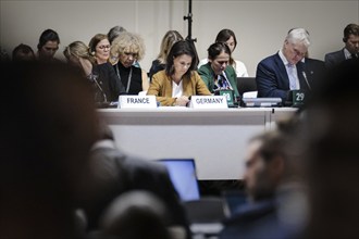 Annalena Baerbock (Buendnis 90 Die Gruenen), Bundesaussenministerin, beim Treffen aller Leiterinnen