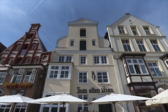 Historic gabled houses of different eras, Am Stint, Lüneburg, Lower Saxony, Germany, Europe