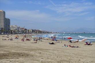 Bathers at the Playa de Peñíscola, beach, Peñíscola, province of Castellón, Costa del Azahar,