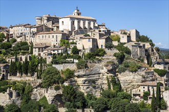 Old town with Renaissance castle, Gordes, Vaucluse, Provence-Alpes-Cote dAzur, Provence, South