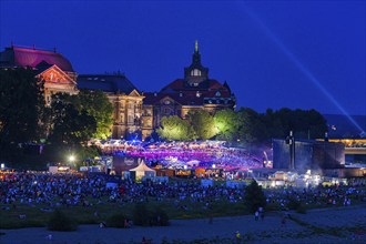 Elbe meadows for the Roland Kaiser concert in Dresden