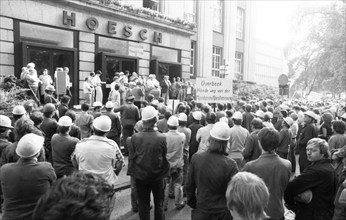 IG Metall warning strike at Hoesch AG Westfalenhuette to preserve co-determination on 29.07.1980 in