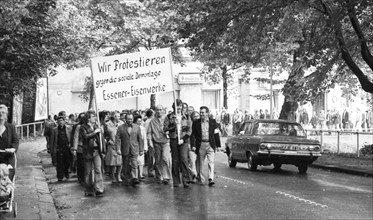 Workers of the Essen ironworks demonstrated against the reduction of social benefits after a works