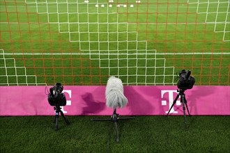 Backdoor cameras of photographers, remote, remote camera, outdoor microphone, Telekom logo, Allianz