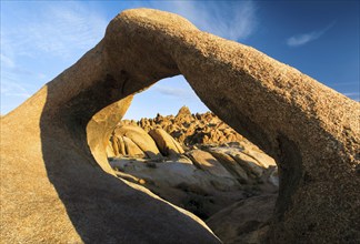 Mobius Arch, rock arch of eroded granite rock, Alabama Hills, Lone Pine, California, USA, North