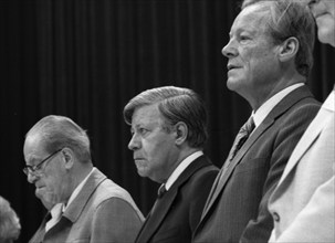 Election Party Congress of the SPD on 09.06.1980 in Essen.HJerbert Wehner, Helmut Schmidt, Willy