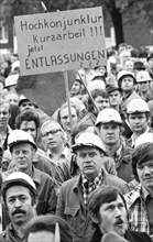 Steelworkers at the Thyssen works in Duisburg took to the streets out of concern for their jobs on