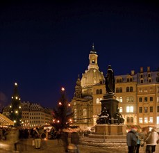 Christmas market on the Neumarkt