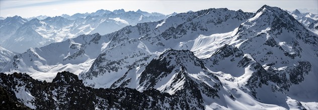 Peaks and mountains in winter, Sellraintal, Stubai Alps, Kühtai, Tyrol, Austria, Europe