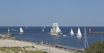 Sailing ships, pier lights, Unterwarnow, Hanse Sail, Warnemünde, Rostock, Mecklenburg-Western