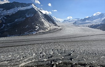 Konkordiaplatz, view from the Konkordiahütte over the ice field towards Lötschenlücke, UNESCO World