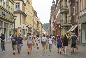 Tourists, pedestrians, pedestrian zone, shopping street, main street, Heidelberg,