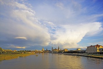 DEU Saxony Dresden Dresden Silhouette