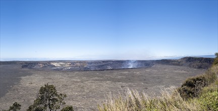 Kilauea Volcanic Crater, Crater Rim Trail West, Hawaii Volcanoes National Park, Big Island, Hawaii,