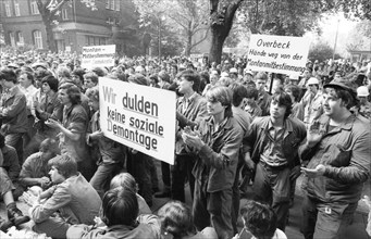 IG Metall warning strike at Hoesch AG Westfalenhuette to preserve co-determination on 29.07.1980 in