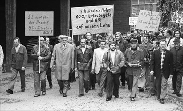 Workers and employees of Hoesch AG Westfalenhuette demonstrated in the collective bargaining