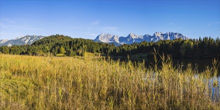 Geroldsee, behind it the Karwendel Mountains, Werdenfelser Land, Upper Bavaria, Bavaria, Germany,