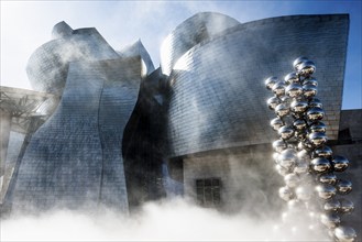 Guggenheim Museum Bilbao, architect Frank O. Gehry, sculpture Tall Tree and the Eye by Anish