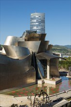 Guggenheim Museum Bilbao, architect Frank O. Gehry, Bilbao, Basque Country, Spain, Europe