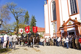 Every year at Easter there are about 5 processions in Lusatia, each with about 200 riders. The