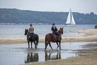 Horsewomen, sailing boat, Falckenstein beach, Baltic Sea, sea, Kiel Fjord, Kiel,