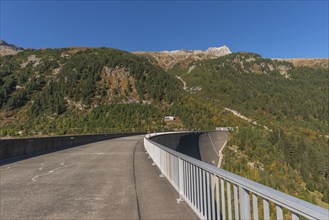 Schlegeis dam (1790m), Schlegeis reservoir, Zillertal Alps, Tyrol, Austria, Europe