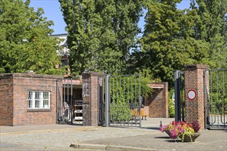 Entrance, Friedrichsfelde Central Cemetery, Gudrunstraße, Lichtenberg, Berlin, Germany, Europe