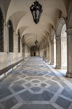 Arcades in the Doge's Palace, inner courtyard of the Doge's Palace, Venice, Veneto, Italy, Europe