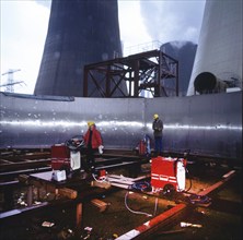 Workmen building a coal-fired power plant, here on 7.3.1994 in Bautzen, in the new federal states,