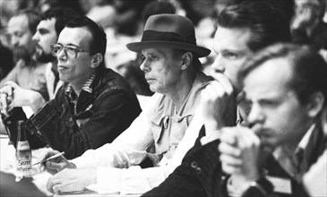 Federal Party Congress The Greens in the Westfalenhalle on 21.06.1980 in Dortmund. Joseph Beuys. (M