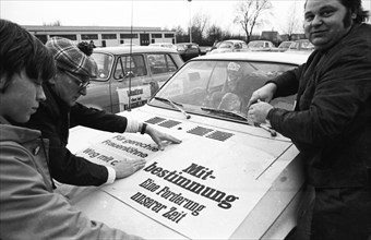 The IG Metall union used a motorcade to promote its demands for higher wages, co-determination,