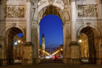 Siegestor by the architect Friedrich von Gärtner (1852), blue hour, blue hour, Munich, Bavaria,