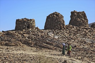 The beehive tombs of Al-Ayn are the most famous tombs in the area between the towns of Bat and