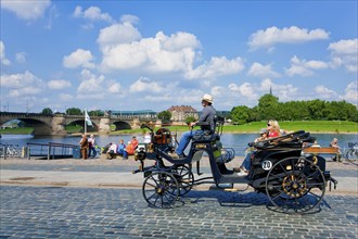 City tour in Dresden with an Aaglander motorised car