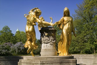 Mozart monument, the sculpture by the Berlin sculptor Hermann Hosaeus, erected in 1907, shows the