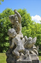 Putti, putti, group of putti in the castle garden, sculpture, stone sculpture, naked child figure,