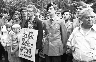 Flowers for Stukenbrock the memorial tribute to Soviet Nazi victims on 6.9.1975 is an event at the