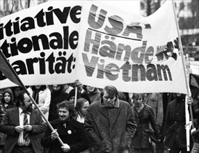 Against the war in Vietnam, supporters of the peace movement demonstrated in Essen, Germany, on 25