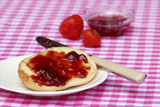 Strawberry jam, bread rolls, strawberry jam, jam, marmalade