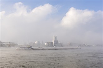 BASF plant site on the banks of the Rhine, chemical company, cargo ship, foggy mood, Ludwigshafen,