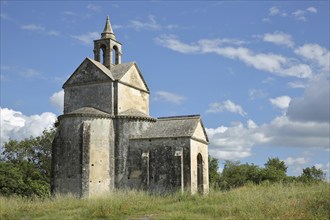 Chapelle St-Croix of the Romanesque monastery Abbaye de Montmajour, Saint, chapel, outside,