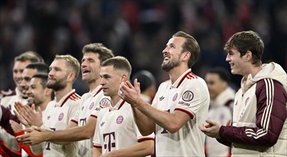 Final cheer, goalkeeper Max-Joseph Schmitt FC Bayern München FCB (35) Harry Kane FC Bayern München