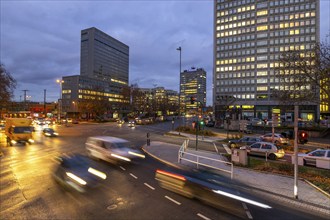 Evening city centre traffic in Essen, large intersection, Bismarck Platz, Hindenburg Strasse, Krupp