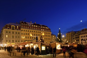 Christmas market on the Neumarkt