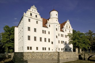 Schönfeld Castle, a Renaissance castle built after 1572 in the Schönfeld district of the village of